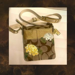 Coach Limited Edition Floral Embroidered Crossbody No A0869-41423 2008